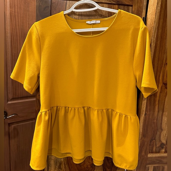 Zara Tops - Mustard yellow peplum top
